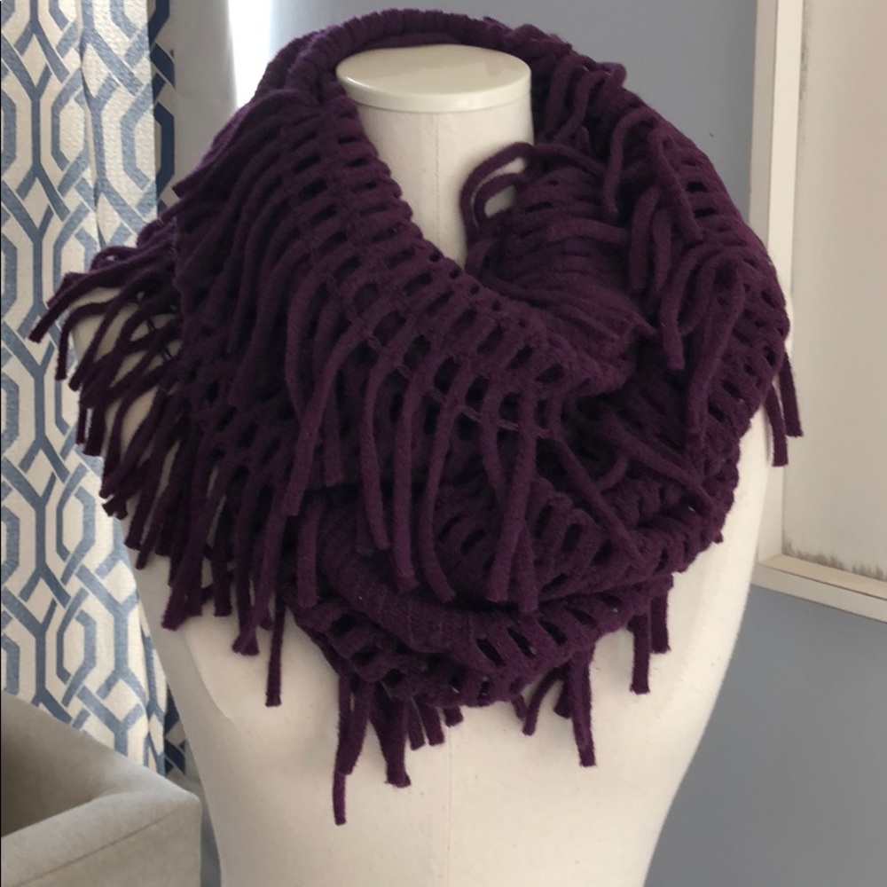 Fringe scarf